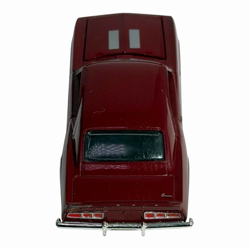1969 Chevy V-8 Camaro SS 350 Collectible‎ 1/64 Scale Diecast Diorama Model